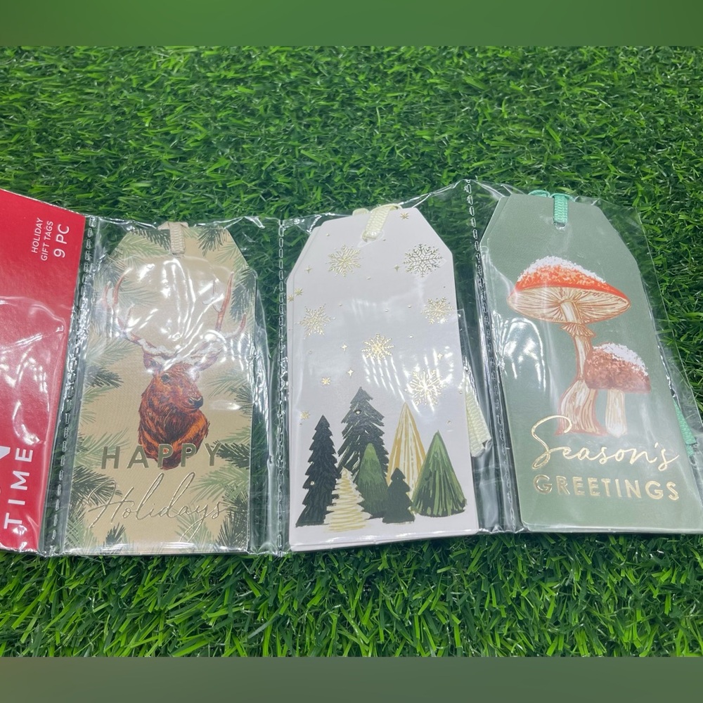 Festive Holiday Gift Tags Set with Mushrooms, 9 Pieces, NWT